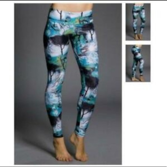 Onzie Dark Forest Leggings - Picture 4 of 4